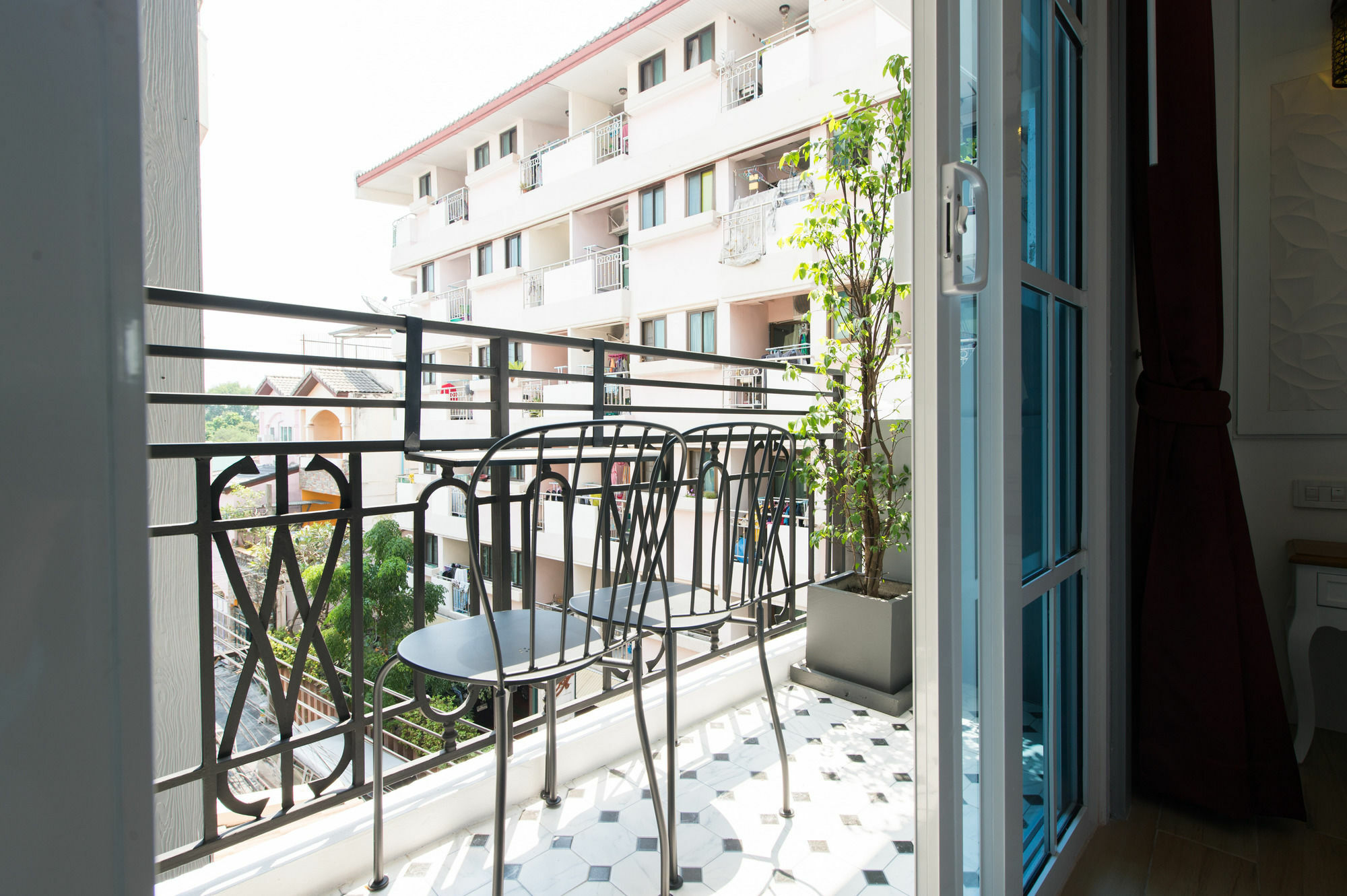 White Ivory Bed And Breakfast Bangkok Exterior foto